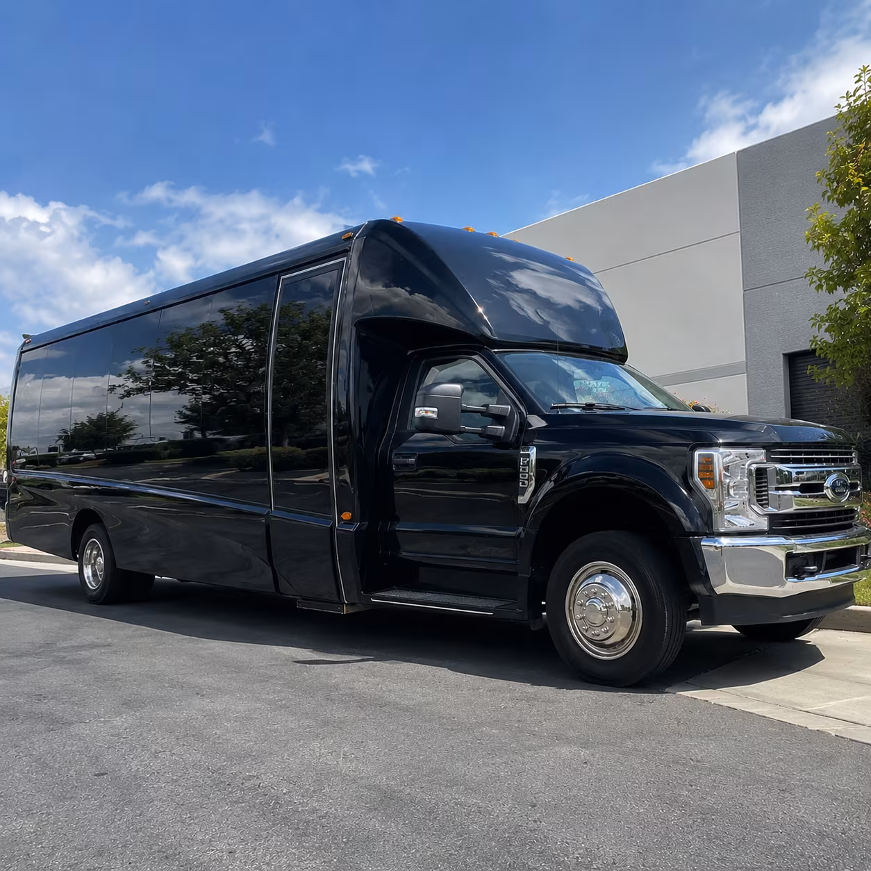 cincinnati employee charter buses for small teams and large workforces