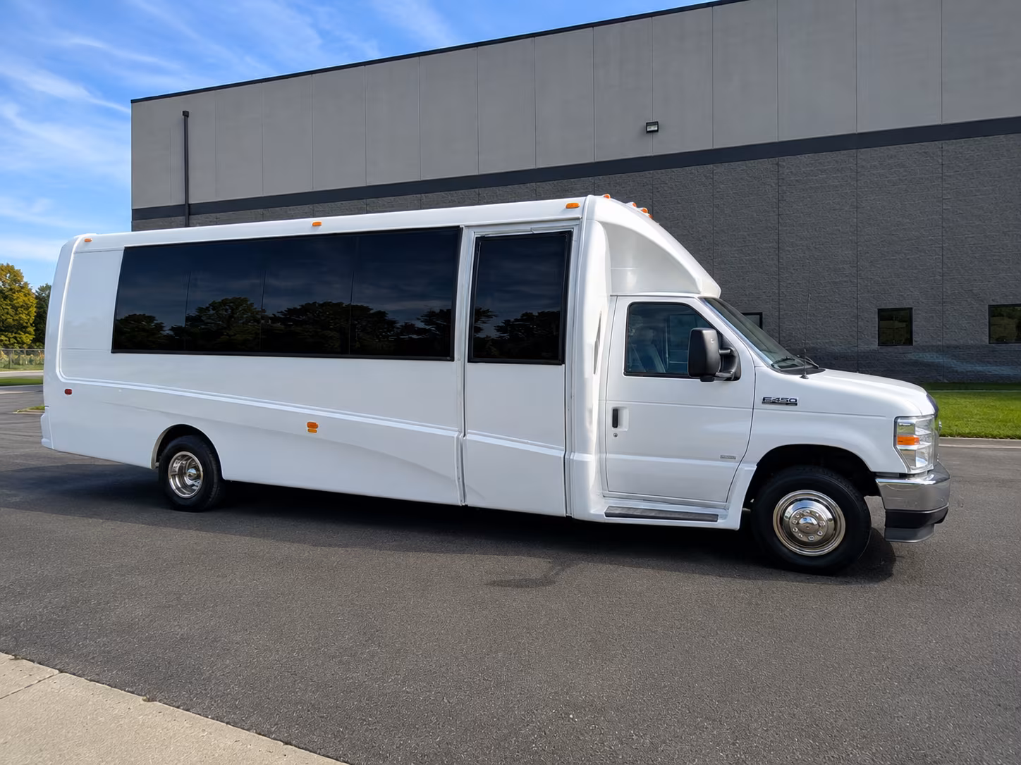 why ohio s fall harvest season is the best time to book a wine tour bus from kettering